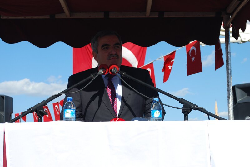 2013 yl Hastanenin Resmi Al ile mam Hatip Ortaokulu'nun temel atma treninden resimler